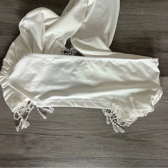 ⭐️ Halter Crop Top - Picture 6 of 7